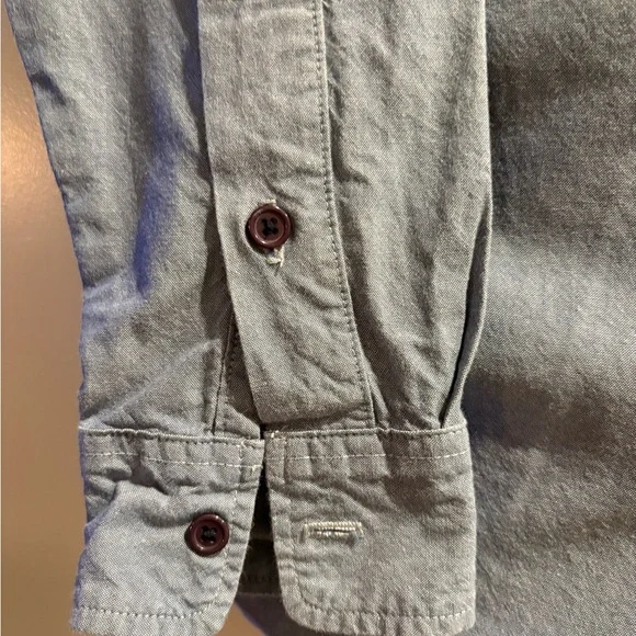 Edgevale Men’s Medium Chambray Button-Up Shirt - 100% Cotton - Picture 5 of 8